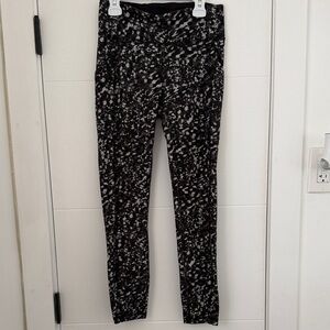 Lululemon Black|Grey Spot Patterned Leggings